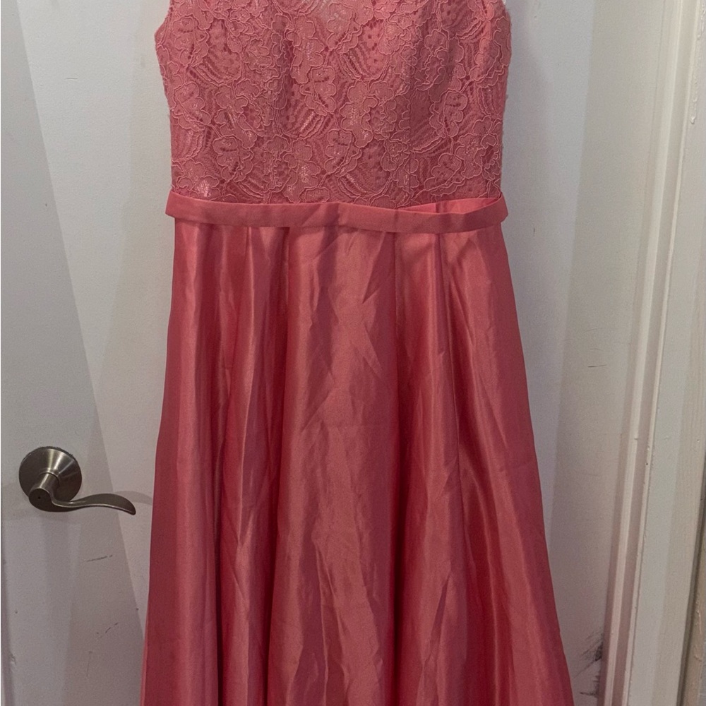 Elegant Pink Lace Formal Dress